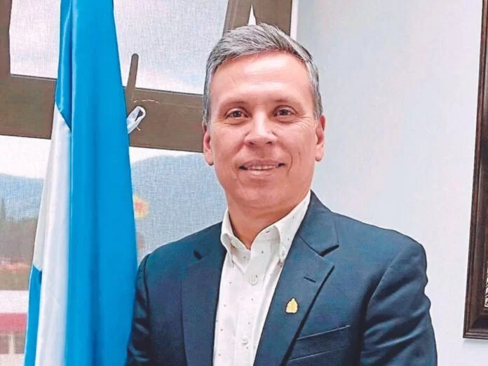 Salud es uno de los grandes retos y desafíos del gobierno, reconoce Carlos Aguilar