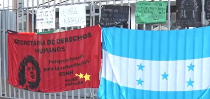 Empleados de Derechos Humanos en Honduras hilvanan 12 días de protestas