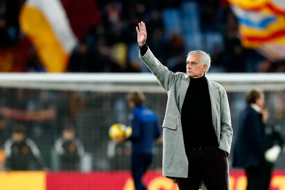 Sorpresa en Roma: despidieron a José Mourinho y anunciaron a Daniele De Rossi como su reemplazante