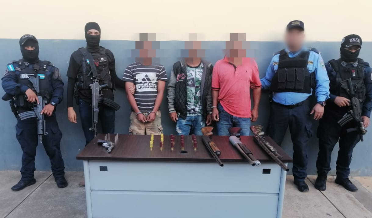 Policía Nacional detiene a otros tres miembros de la banda delictiva «Los Ulloa» en Gualaco, Olancho