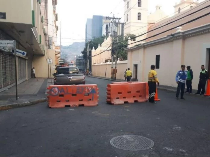 Cerradas calles de acceso al centro de la capital Tegucigalpa