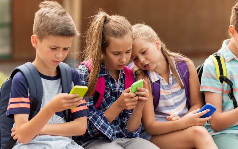 Florida aprueba proyecto de ley que prohíbe el uso de redes sociales a menores de 16 años