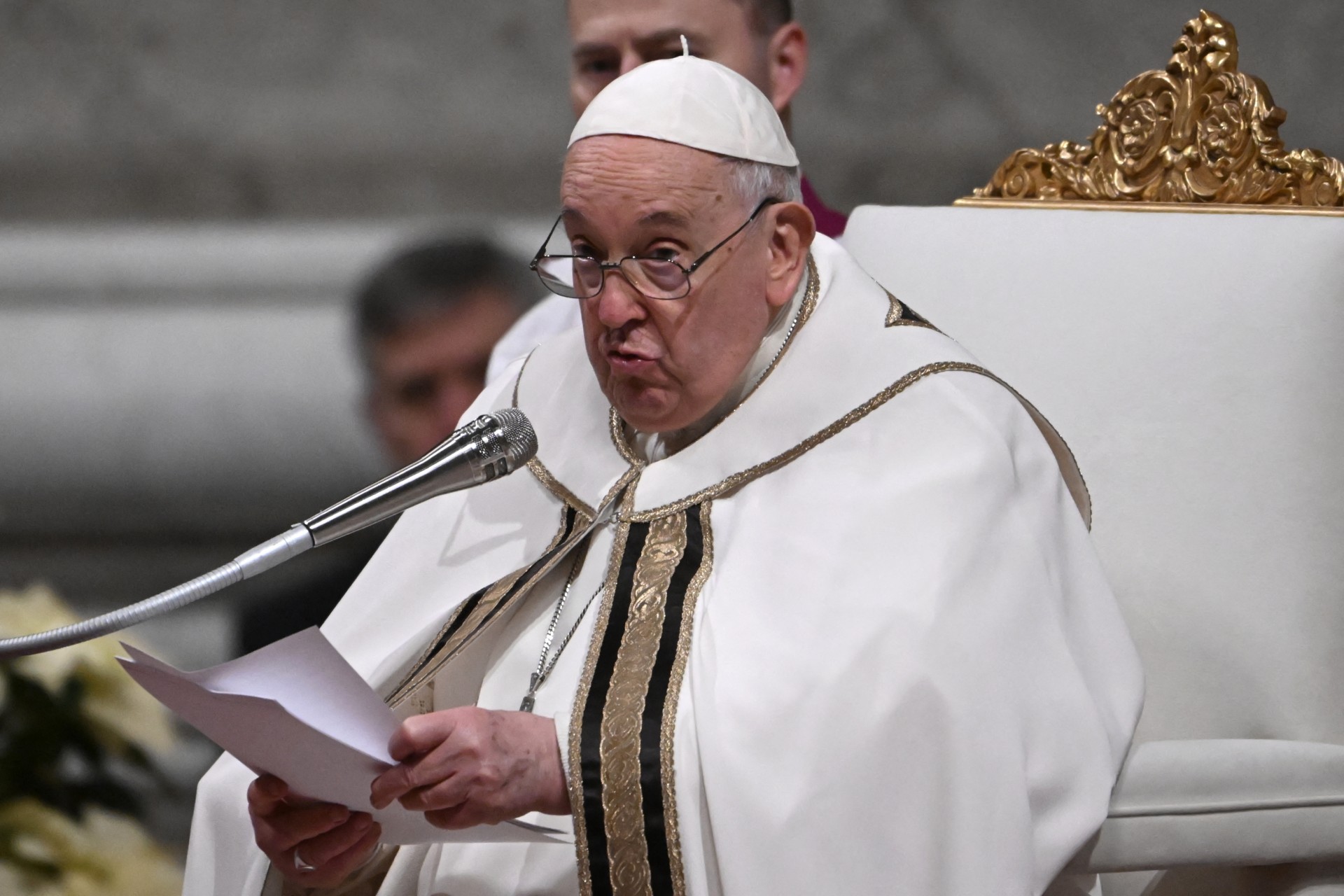 El papa lamenta que muchos creyentes no han leído ni un Evangelio