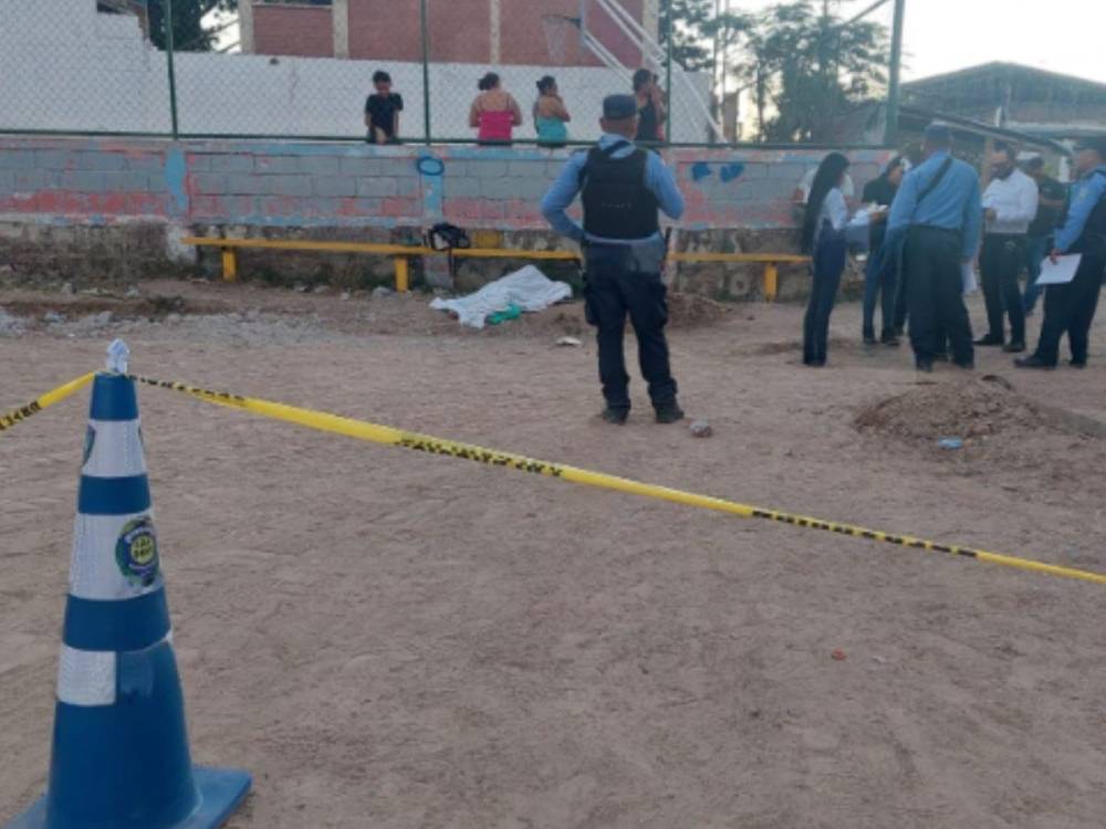 Matan a hombre que trabajaba en cancha de fútbol en colonia Villa Nueva