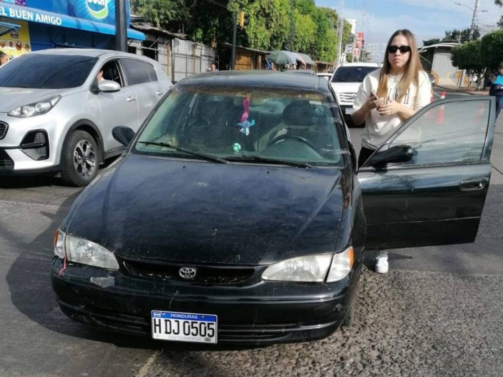 Mujer atropella a policía municipal frente a la colonia Las Palmas y huye del lugar