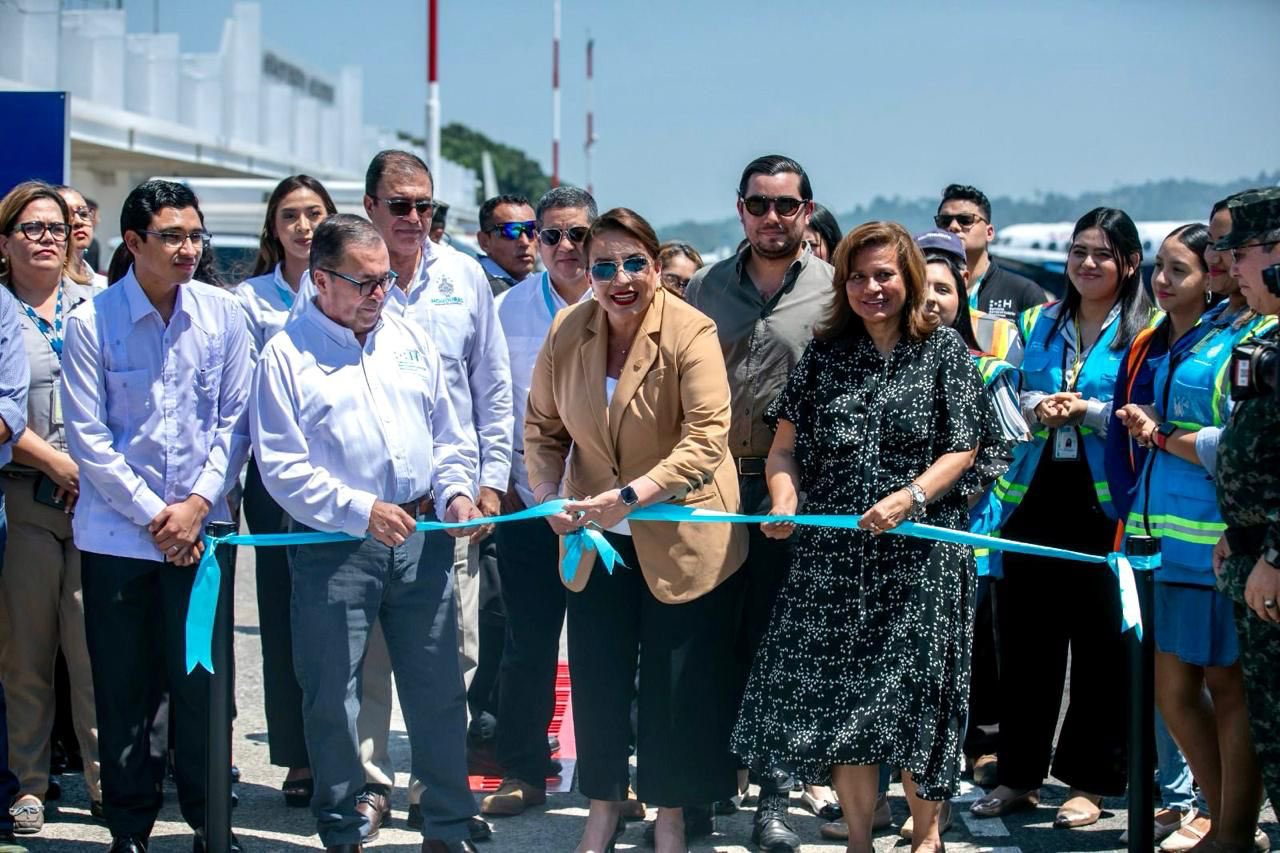 Inauguran ampliación de sala en aeropuerto Golosón de La Ceiba