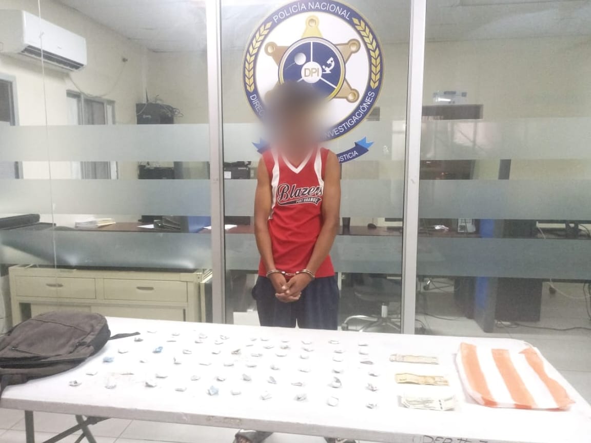 Alias “El Vicman” presunto distribuidor de sustancias ilícitas es detenido por agentes de investigación en La Ceiba