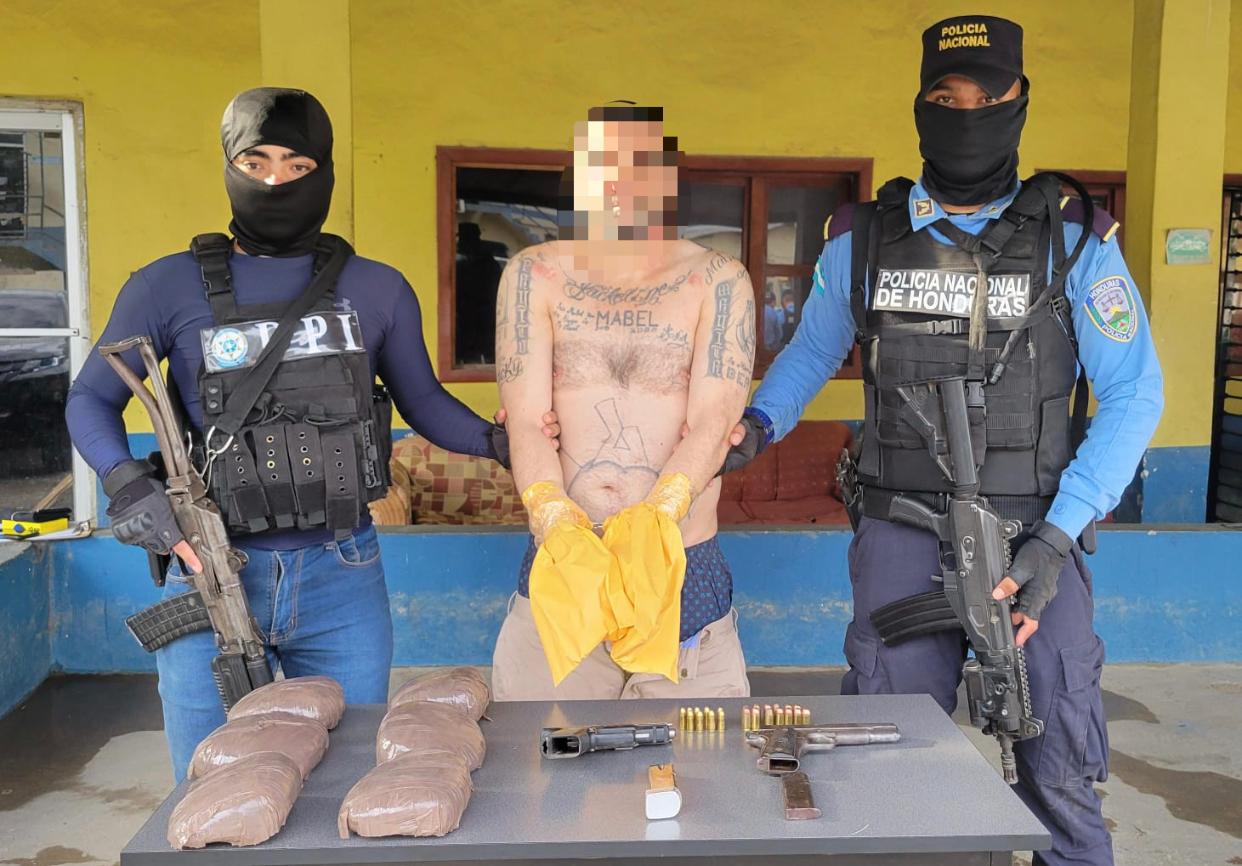DPI arresta a alías “El Pelón” miembro activo de la MS-13 en poder de varias armas de fuego y supuesta droga en Colón