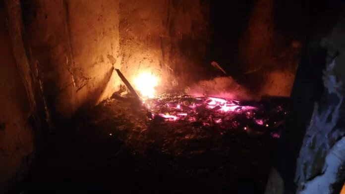 Hombre resulta con graves quemaduras tras incendiarse vivienda en Valle de Ángeles