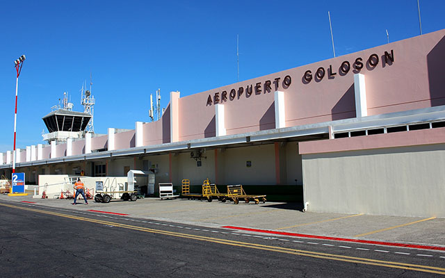 Debido a protestas de empleados cierran el aeropuerto Golosón de La Ceiba