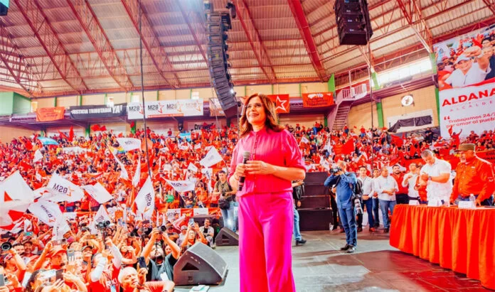 Rixi Moncada celebra costoso evento político en Tegucigalpa