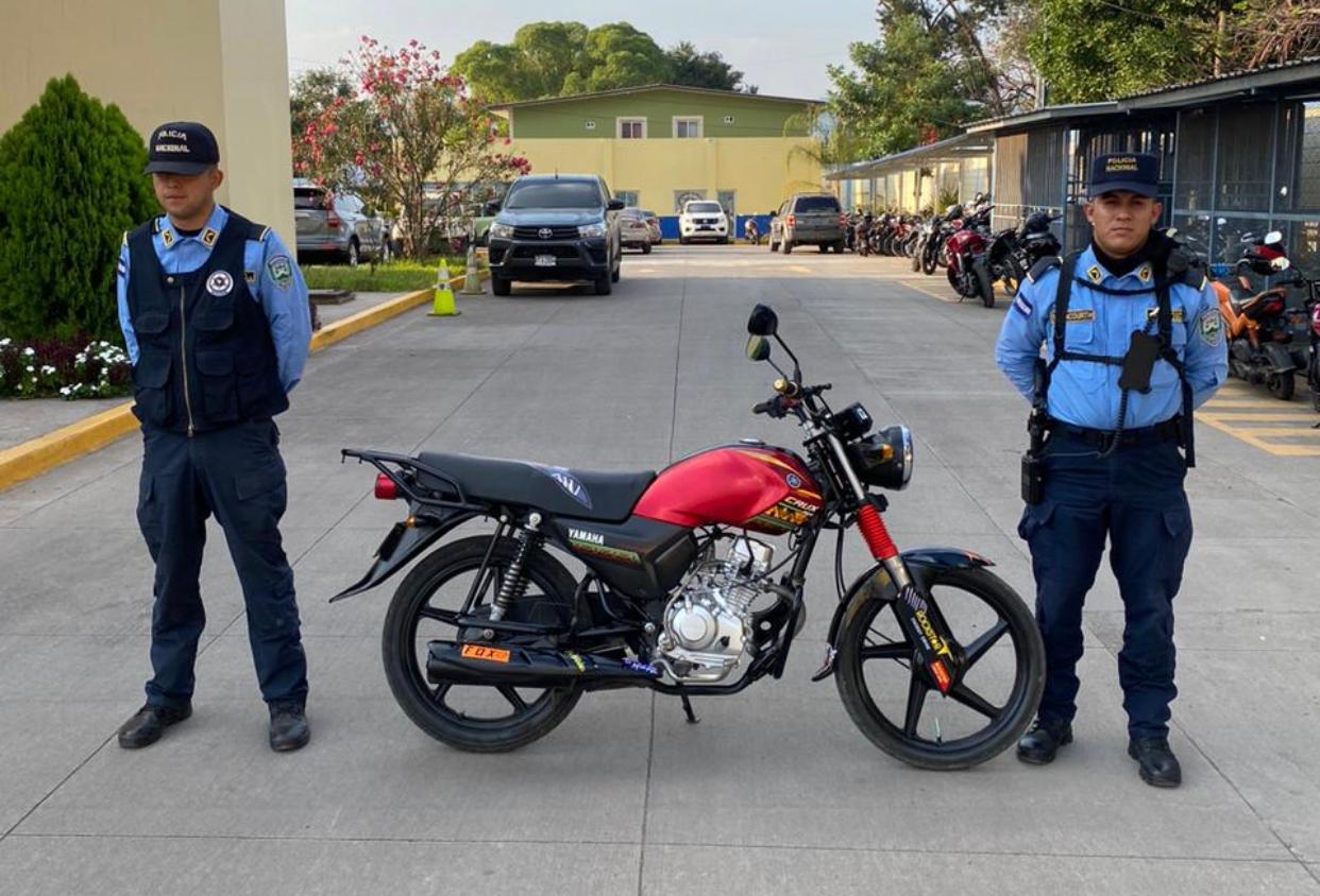 Una motocicleta con reporte de robo fue recuperada por agentes de la DPI en Tegucigalpa