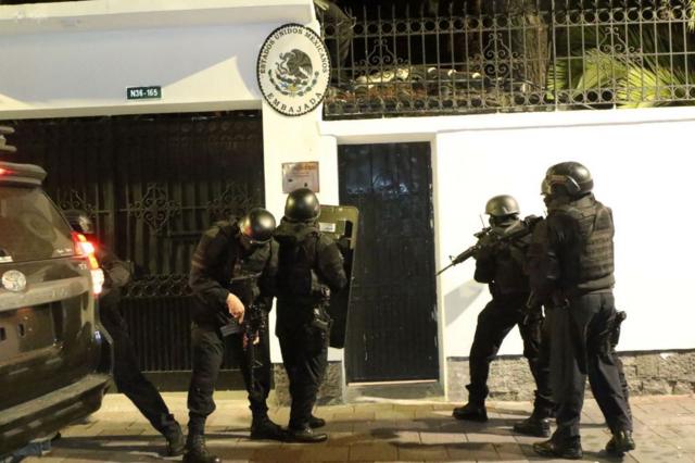 La Policía de Ecuador irrumpió en la embajada de México en Quito y detuvo al ex vicepresidente Jorge Glas