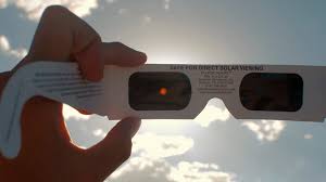 Por qué es peligroso mirar un eclipse solar: cómo verlo de forma segura