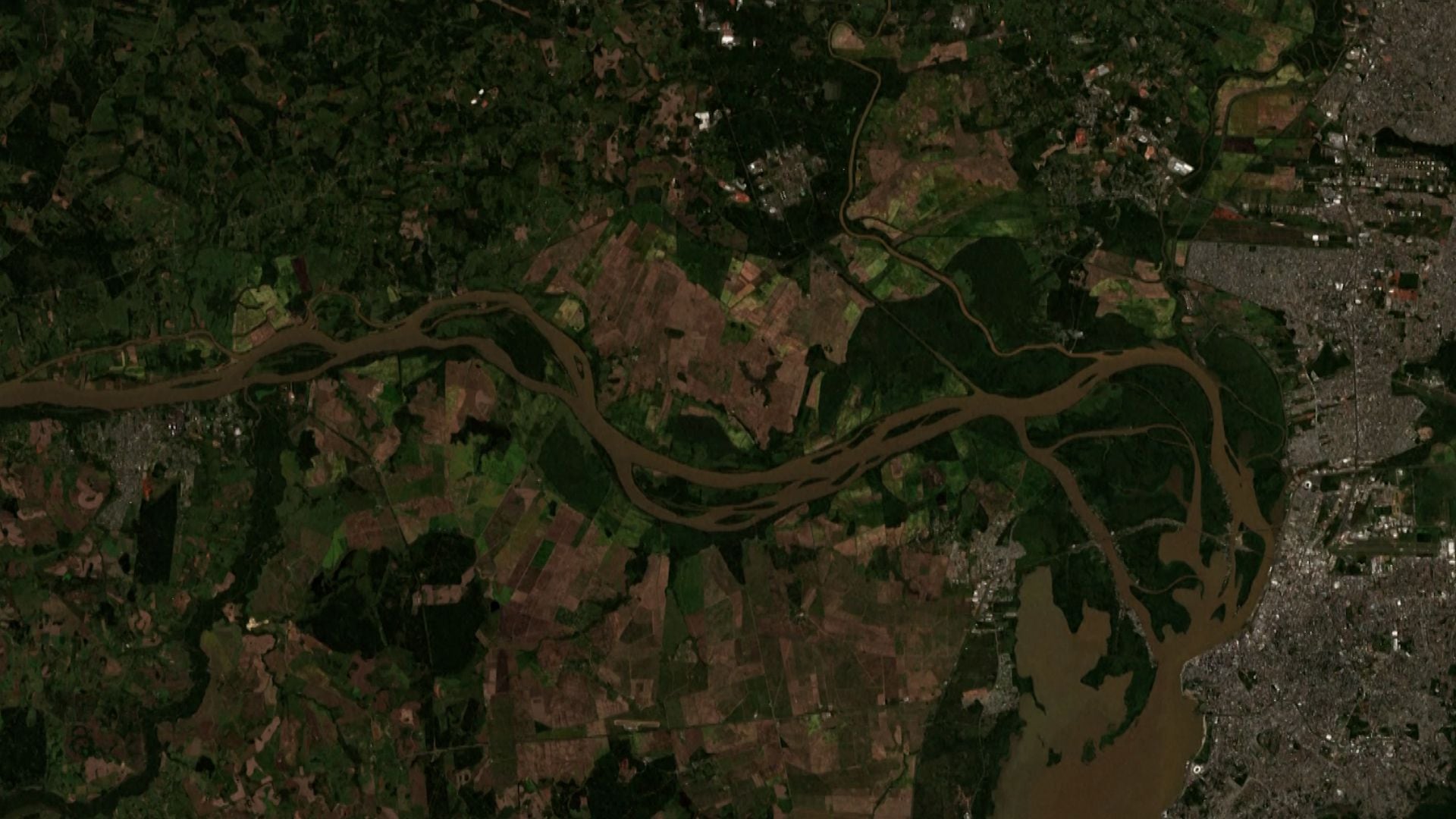 Las impactantes imágenes satelitales del antes y después de las inundaciones en el sur de Brasil