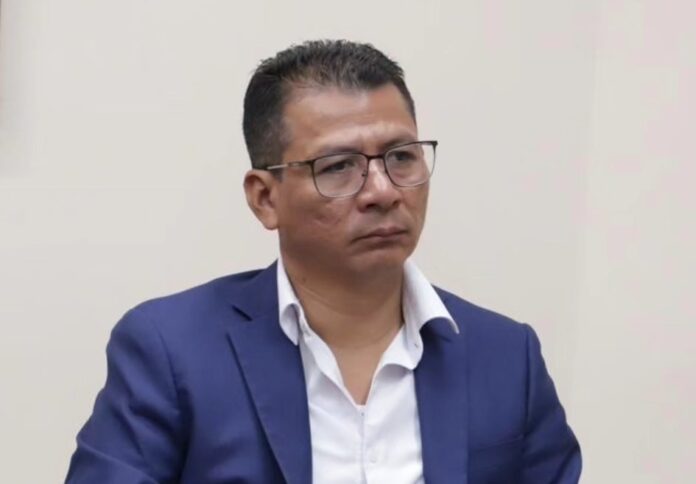 Diputado Oved López exige que se investigue contratación de hermana y cuñado de la ministra Paredes en Salud