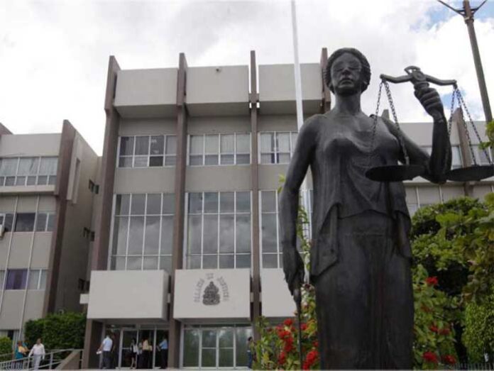 Partido Nacional denuncia que Libre planea golpe técnico a la CSJ con propuesta de Tribunal Constitucional