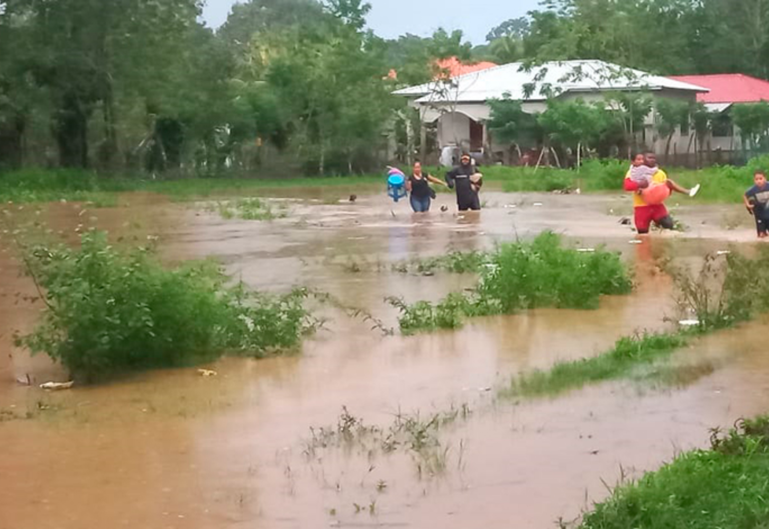 ¡Alarmante! Alcalde de Santa Bárbara da a conocer que lluvias han dejado al menos un muerto y 59 comunidades incomunicadas
