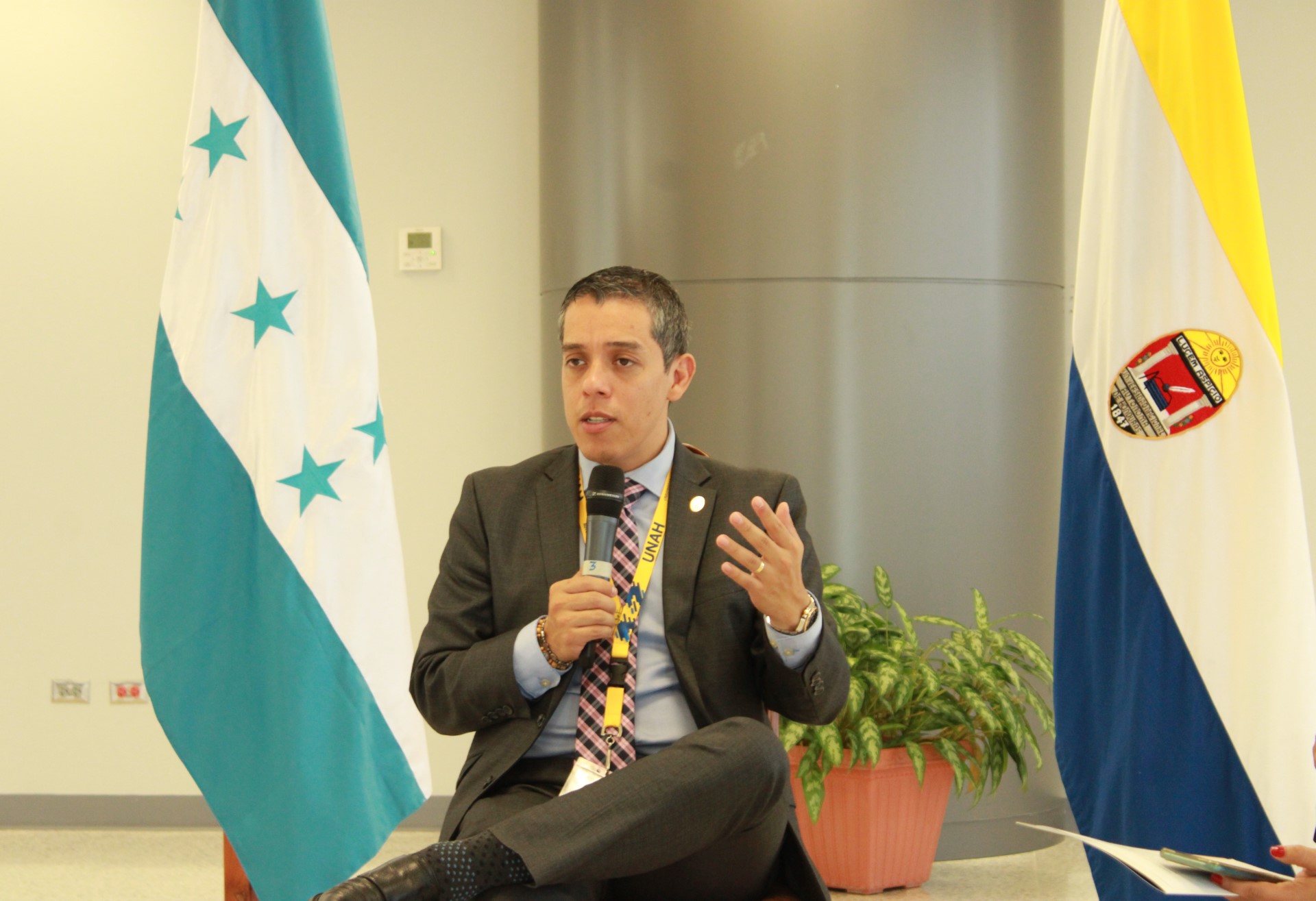Rector de la UNAH Odir Fernández se quedó esperando los L 900 millones prometidos por SEFIN