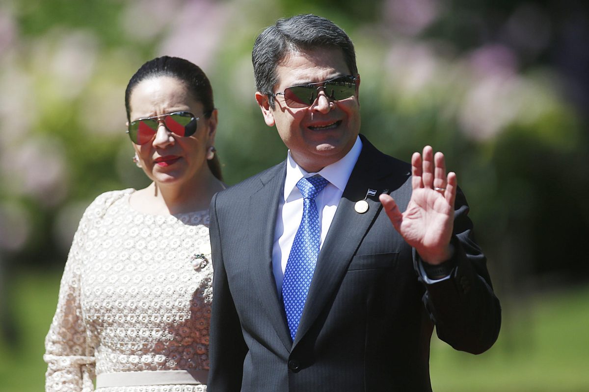 Ana García denuncia que hace una semana no puede comunicarse con el expresidente Juan Orlando Hernández