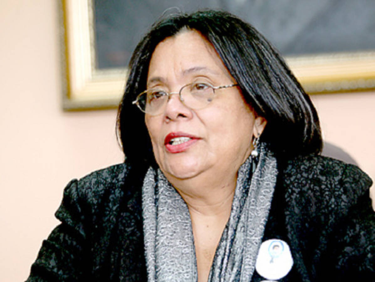 Exrectora Julieta Castellanos advierte que la democracia y las elecciones de noviembre “están en riesgo”