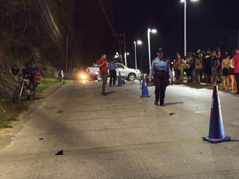Tres jóvenes mueren en accidente vial en Roatán