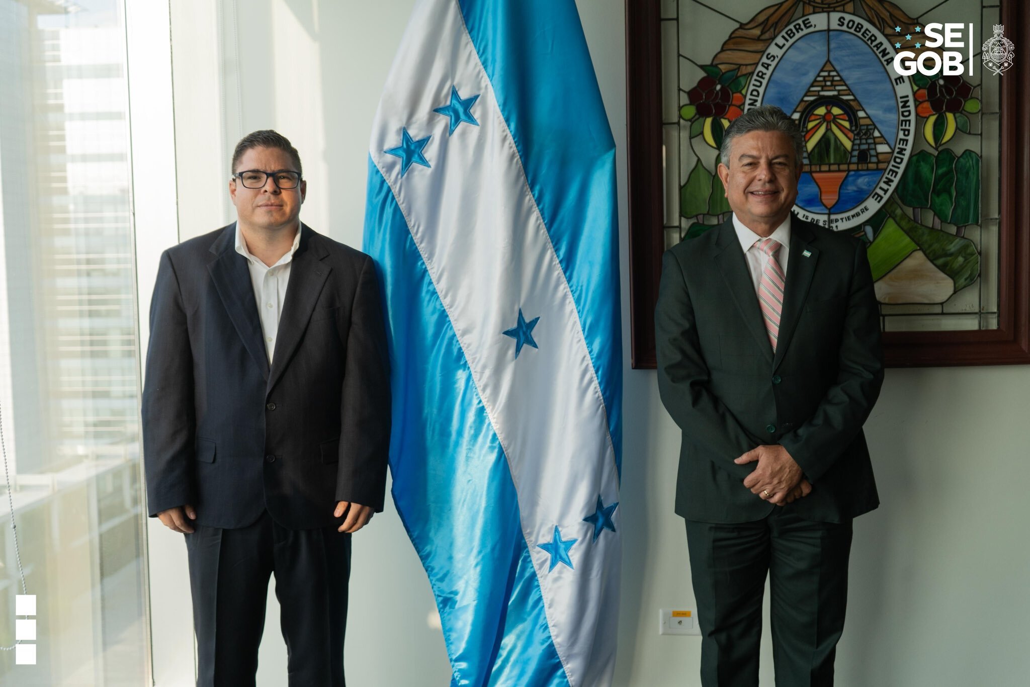 Critican nombramiento de Ariel Flores Dubón como secretario Ejecutivo Adjunto del Servicio Aeroportuario Nacional por ser hijo de Enrique Flores Lanza