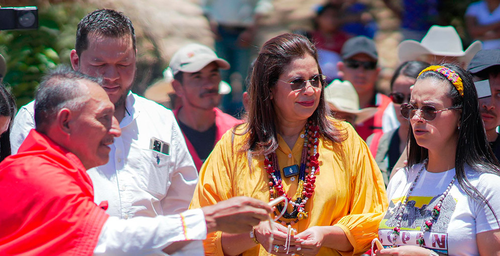Rixi Moncada se viraliza tras participar en ritual Maya-Chortí en Santa Rosa de Copán