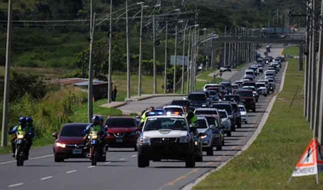 Ingresa a Tegucigalpa primer grupo de capitalinos que regresan a casa tras vacaciones de semana santa