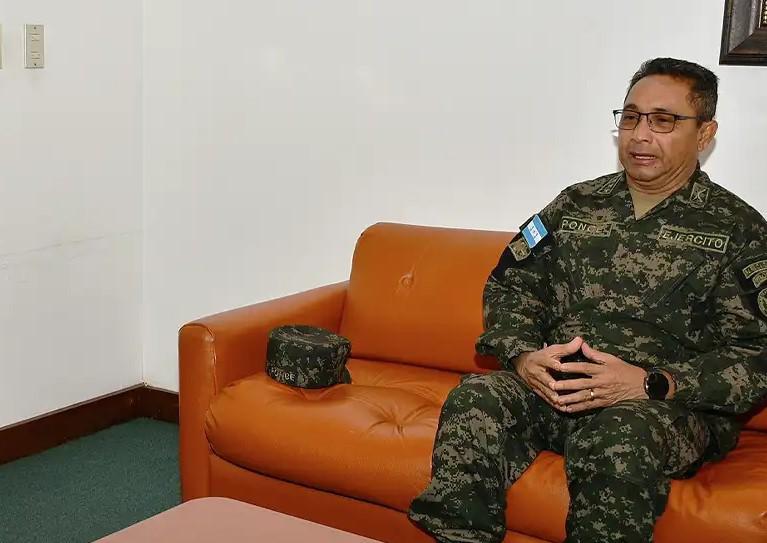 Confirman revocación de medidas y ordenan encarcelar al coronel Ponce Martínez, por muertes poselectorales de 2017