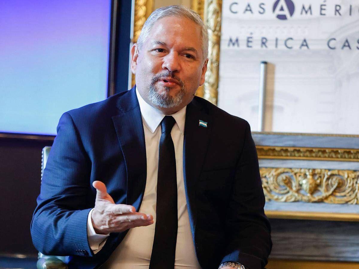 🔴🗣️“Honduras lo que gana (con Cumbre de la CELAC) es imagen y relaciones, que tengamos relación sana con todo América Latina y el Caribe es importante, además de los contactos con los presidentes”  Canciller Enrique Reina