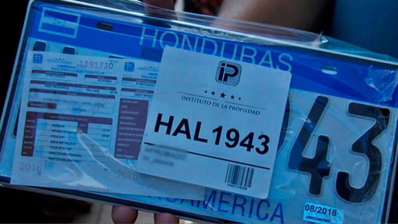 El Instituto de la Propiedad informa sobre los avances en la licitación para la emisión de placas vehiculares.