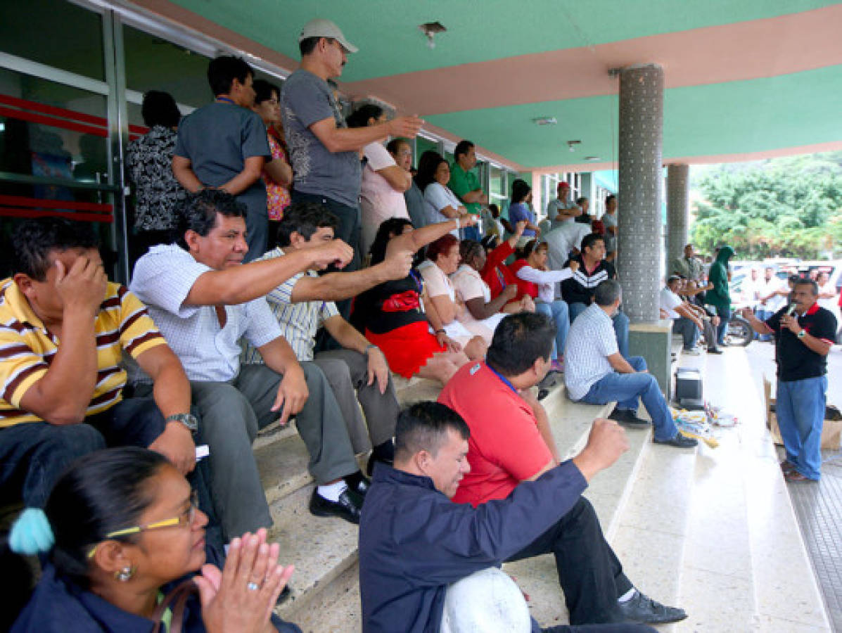 Asambleas informativas en el Hospital Escuela, empleados exigen más de 200 contrataciones por sobrecarga laboral