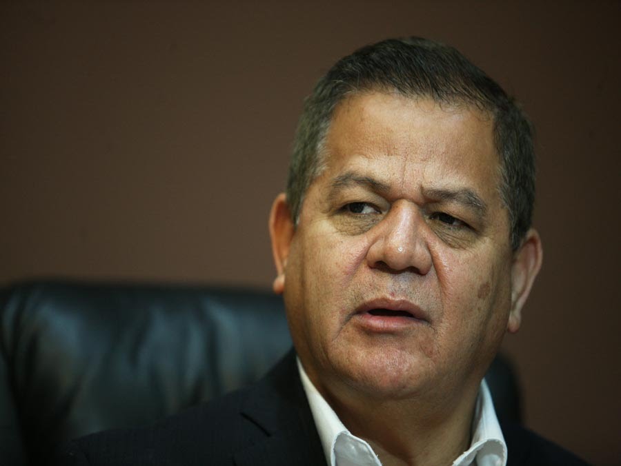 Fiscalía entregó al juez “el narcovideo” de Romeo Vásquez Velásquez, y señala hallazgo de un cheque por L 48 millones a su favor
