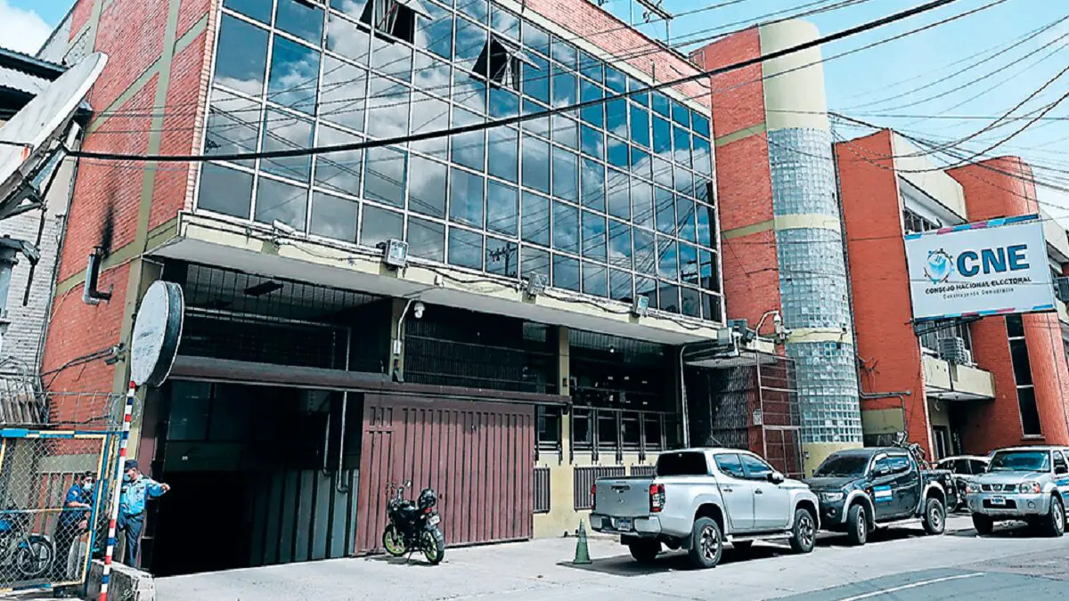 Partidos que no participaron en las Primarias entregaron planillas ante el CNE
