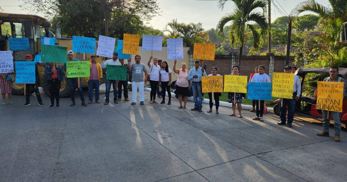 Grupos indígenas se toman Parque Arqueológico de Copán y bloquean la CA-11 en protesta por abandono estatal