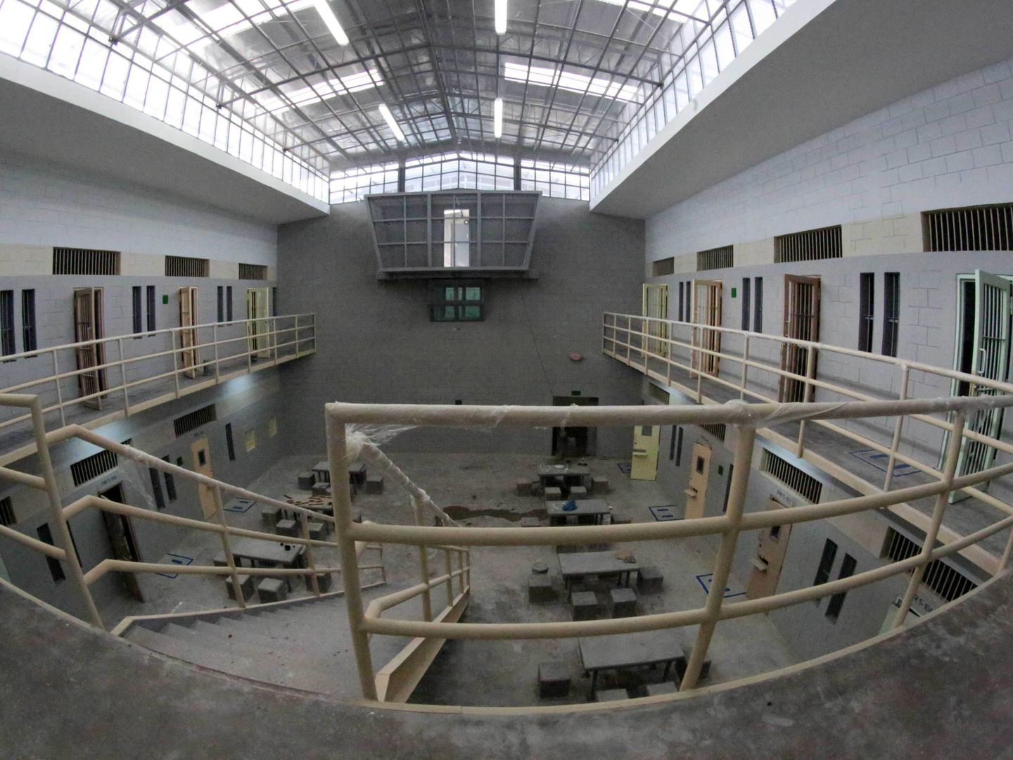 ¡Atención! Al menos L.527 millones se destinaron a cárceles de máxima seguridad en contratos directos para albergar a peligrosos pandilleros