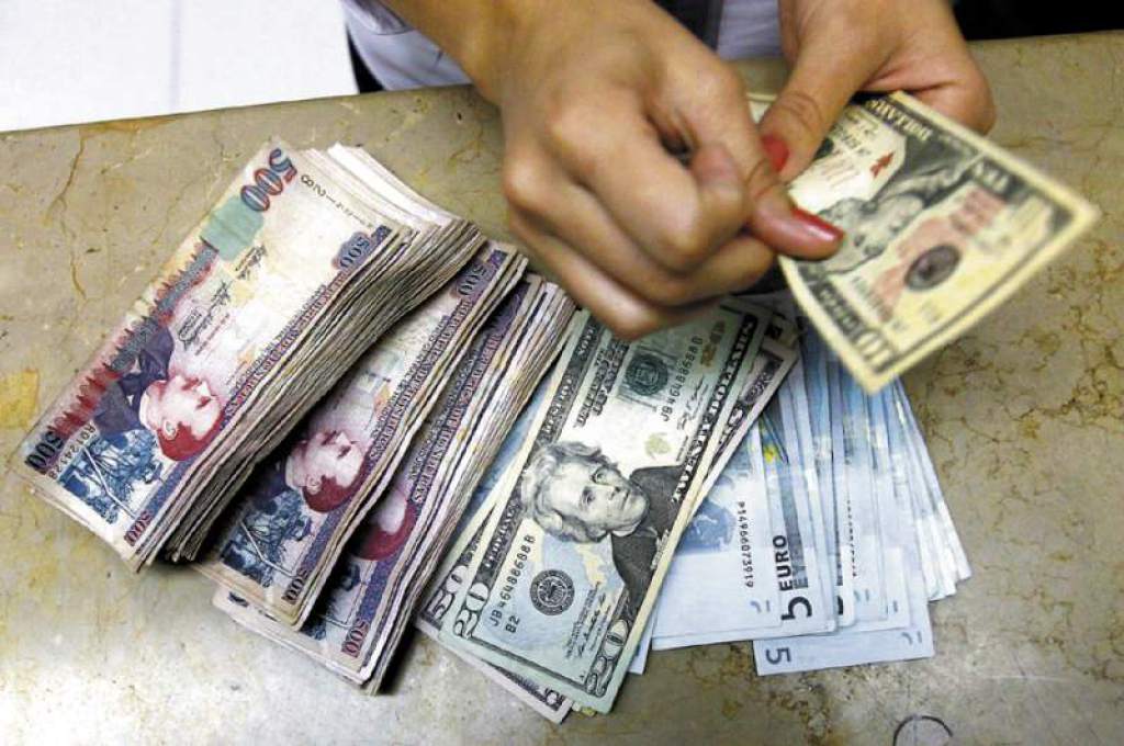 Tasa de cambio roza los 26 lempiras y golpea economía hondureña