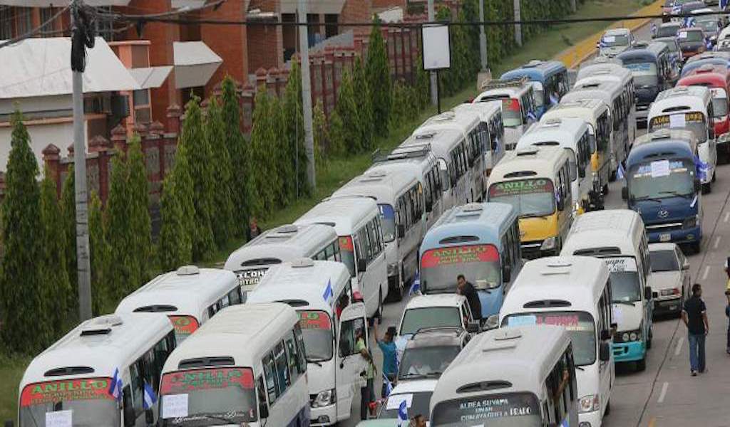 Sector transporte suspende paro tras llegar a un acuerdo con SEFIN
