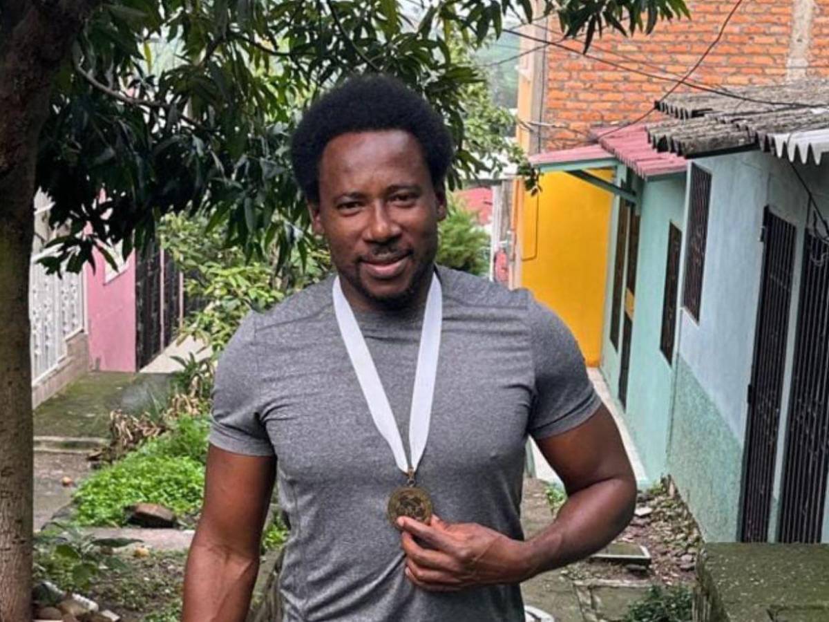 El exfutbolista y periodista Limber Pérez sigue luchando por su vida