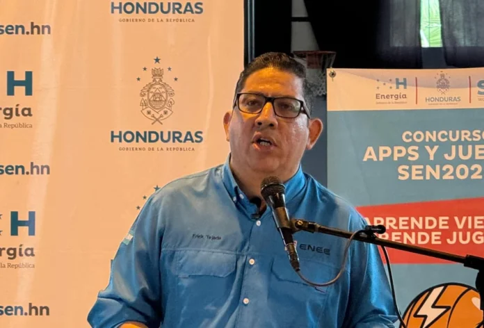 Ministro TejadaMinistro Tejada anuncia rebaja de 10 % a la tarifa de energía