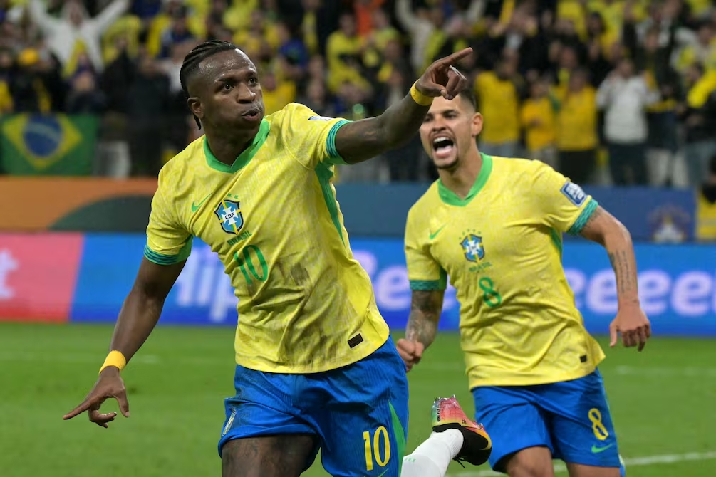 Brasil gana con gol en solitario de Vinicius Jr a Paraguay y asegura su pase a United 2026