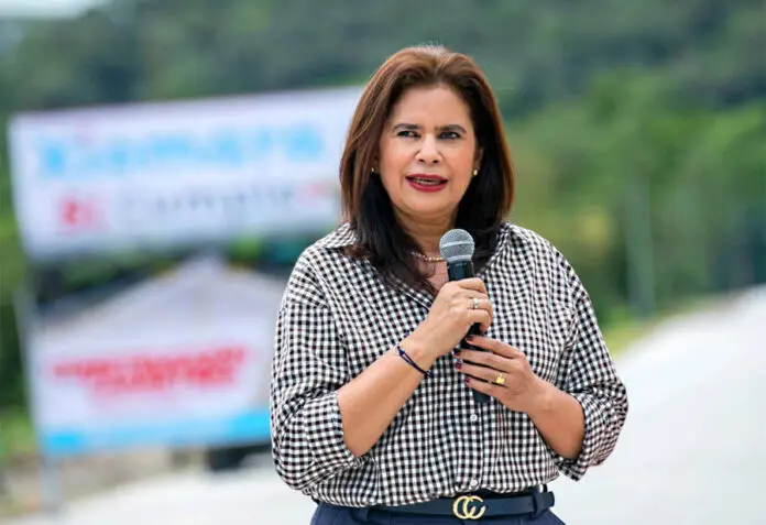 Rixi Moncada: “Empleados formales como los bancarios, deberían estar ganando el triple de salario mínimo actual”