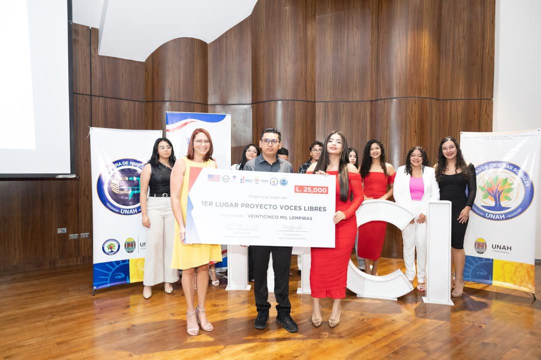 Estudiantes de Periodismo de la UNAH ganan concurso nacional con campaña a favor de la libertad de expresión