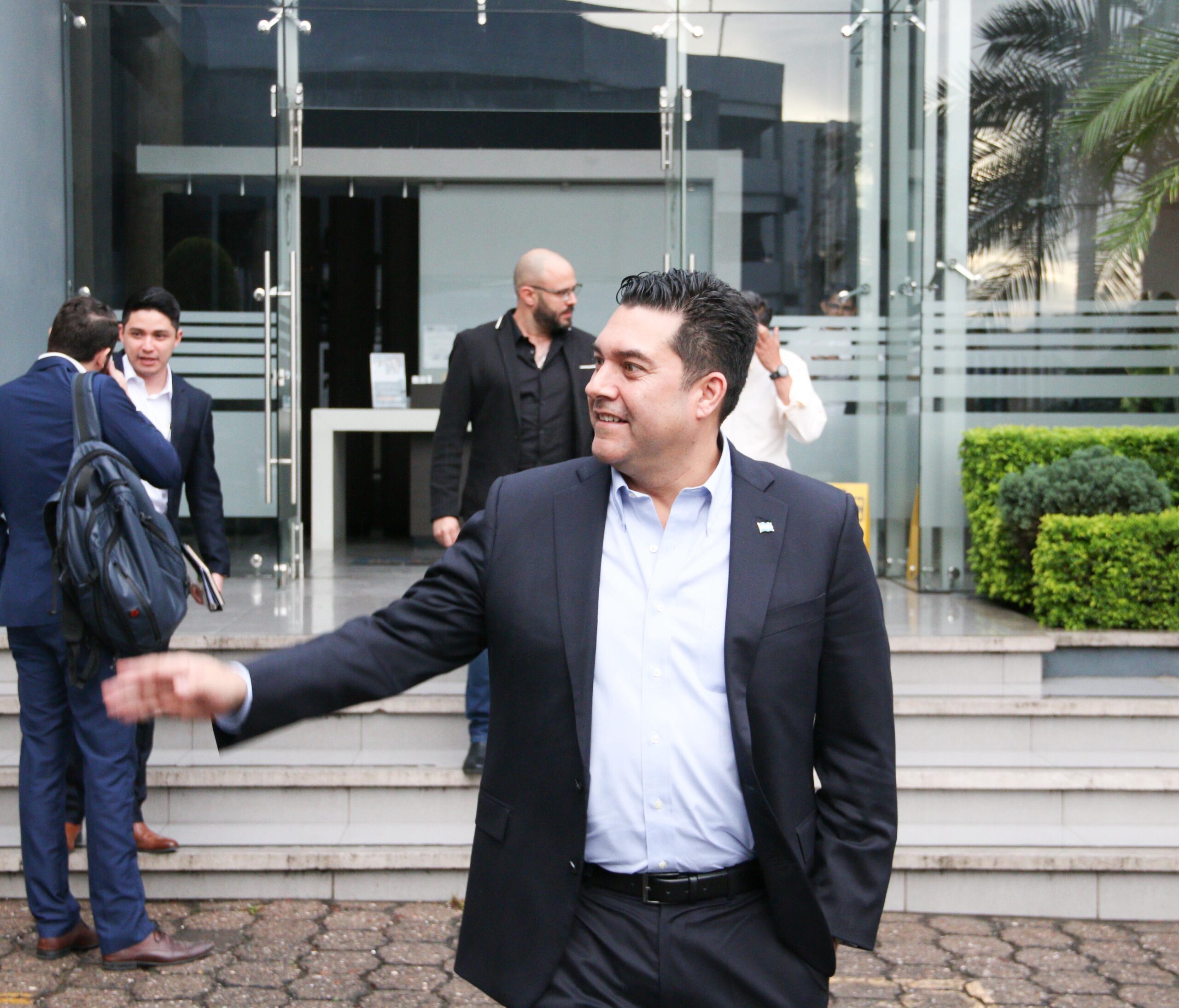 Juan Diego sostiene acercamiento con representantes de la CCIT y propone una Alcaldía aliada del desarrollo