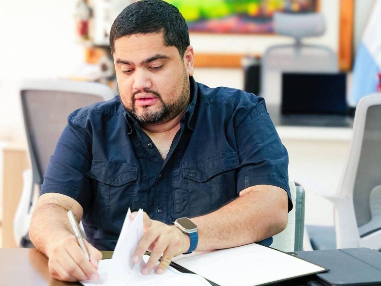 RENUNCIA JOSÉ CARLOS CARDONA TRAS ESCÁNDALO DE CHEQUES EN SEDESOL