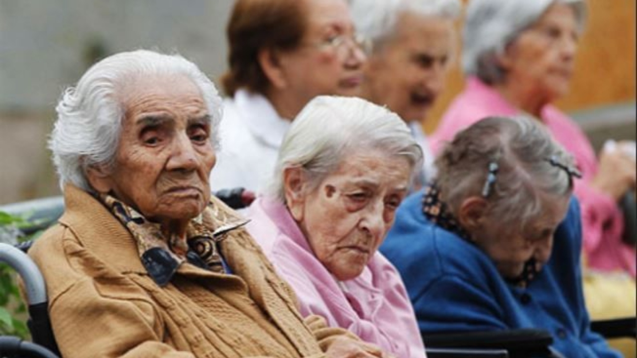 CN aprueba descuentos a personas de la tercera y cuarta edad en pago de servicios e impuestos
