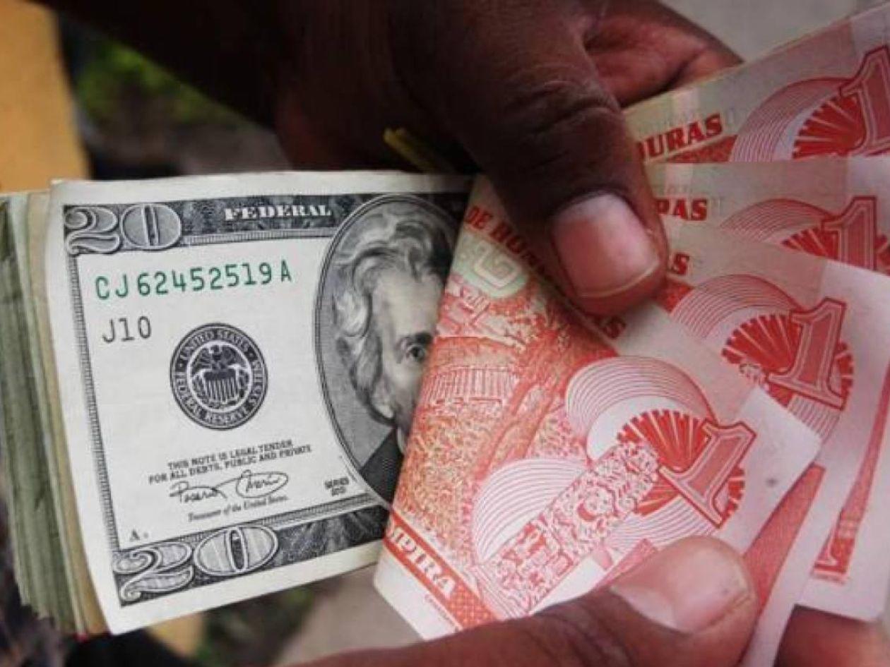 ¡Preocupante! Un centavo diario se devalúa el lempira frente al dólar