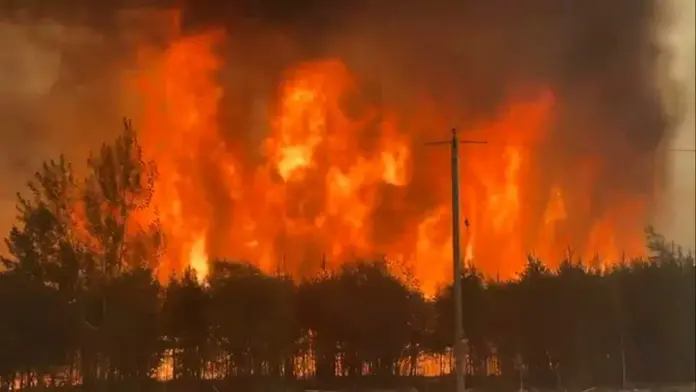 El peor incendio forestal del año en Canadá ya arrasa 300.000 hectáreas