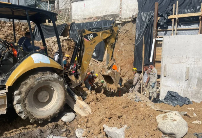 Un muerto y dos heridos en percance de obreros soterrados en Lempira